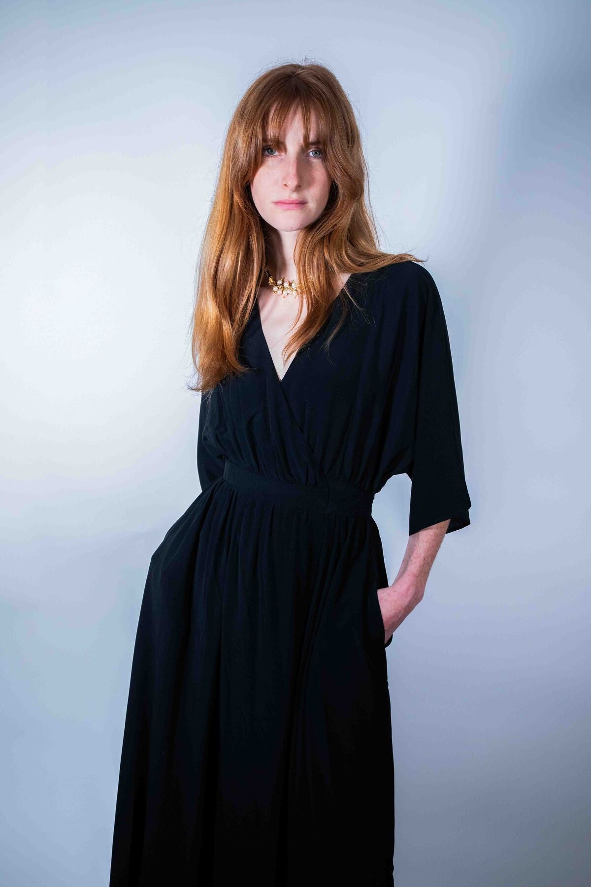 Robe Sikara Soie Longue - robe kimono noire, poche cachée - Hello World Le Studio