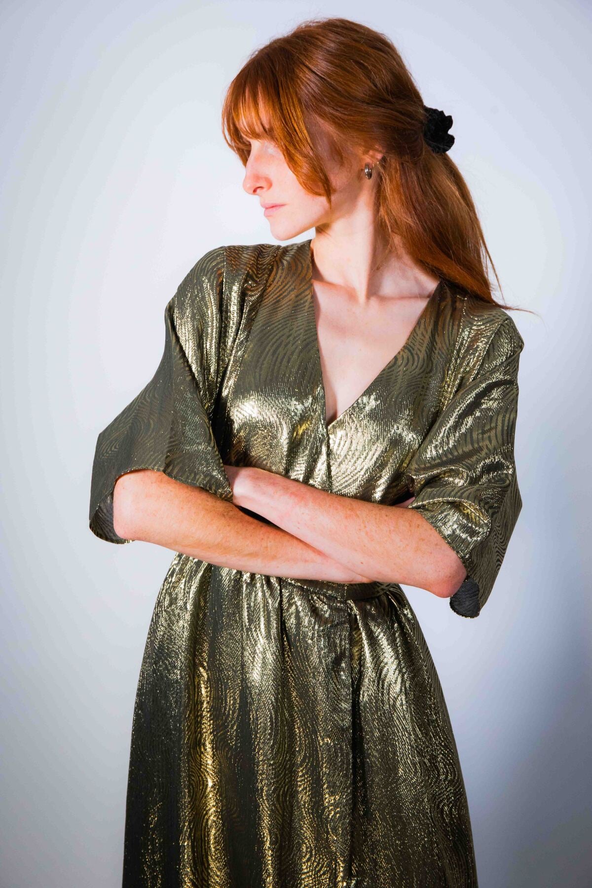 Robe Sikara Or Longue - robe kimono dorée, dos-nu - Hello World Le Studio