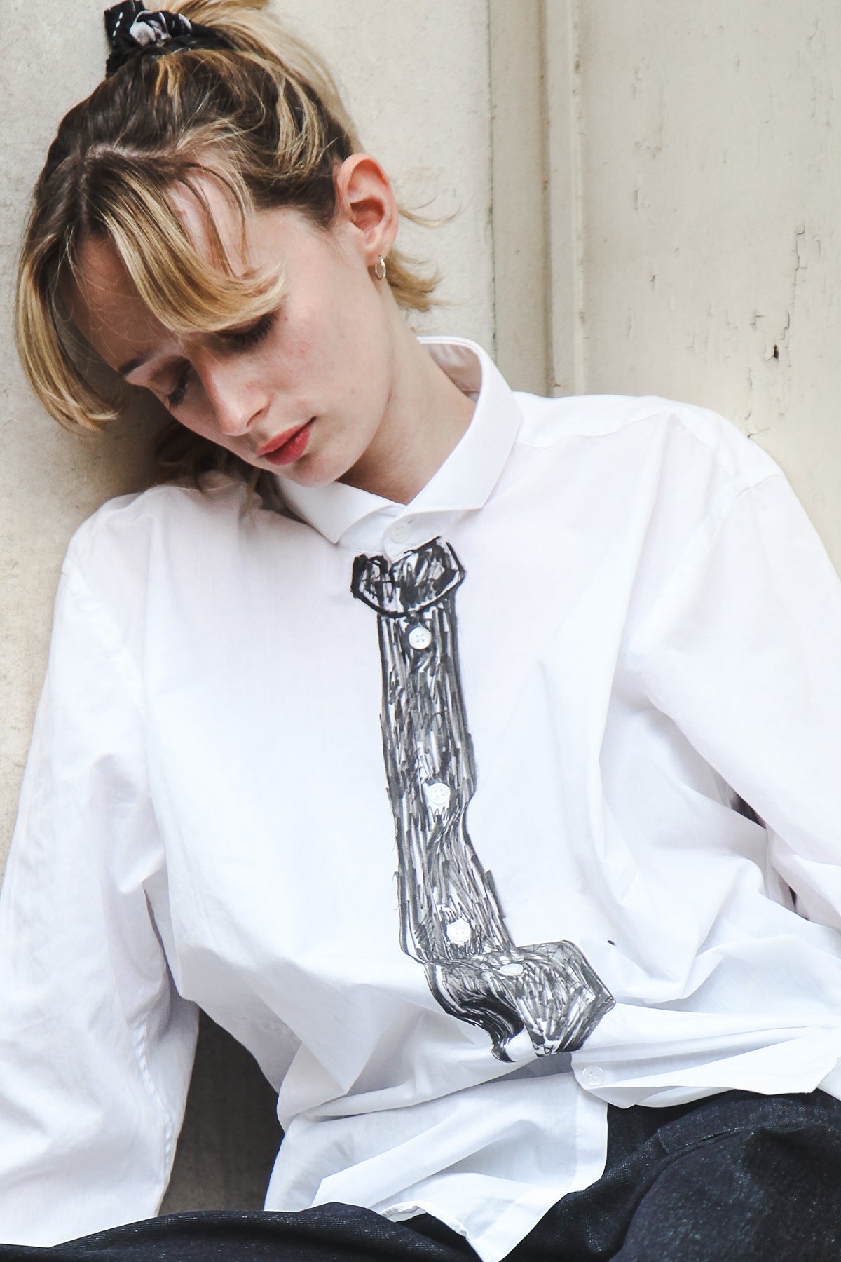 Chemise Draft - chemise blanche, cravate dessinée au marqueur - Hello World Le Studio