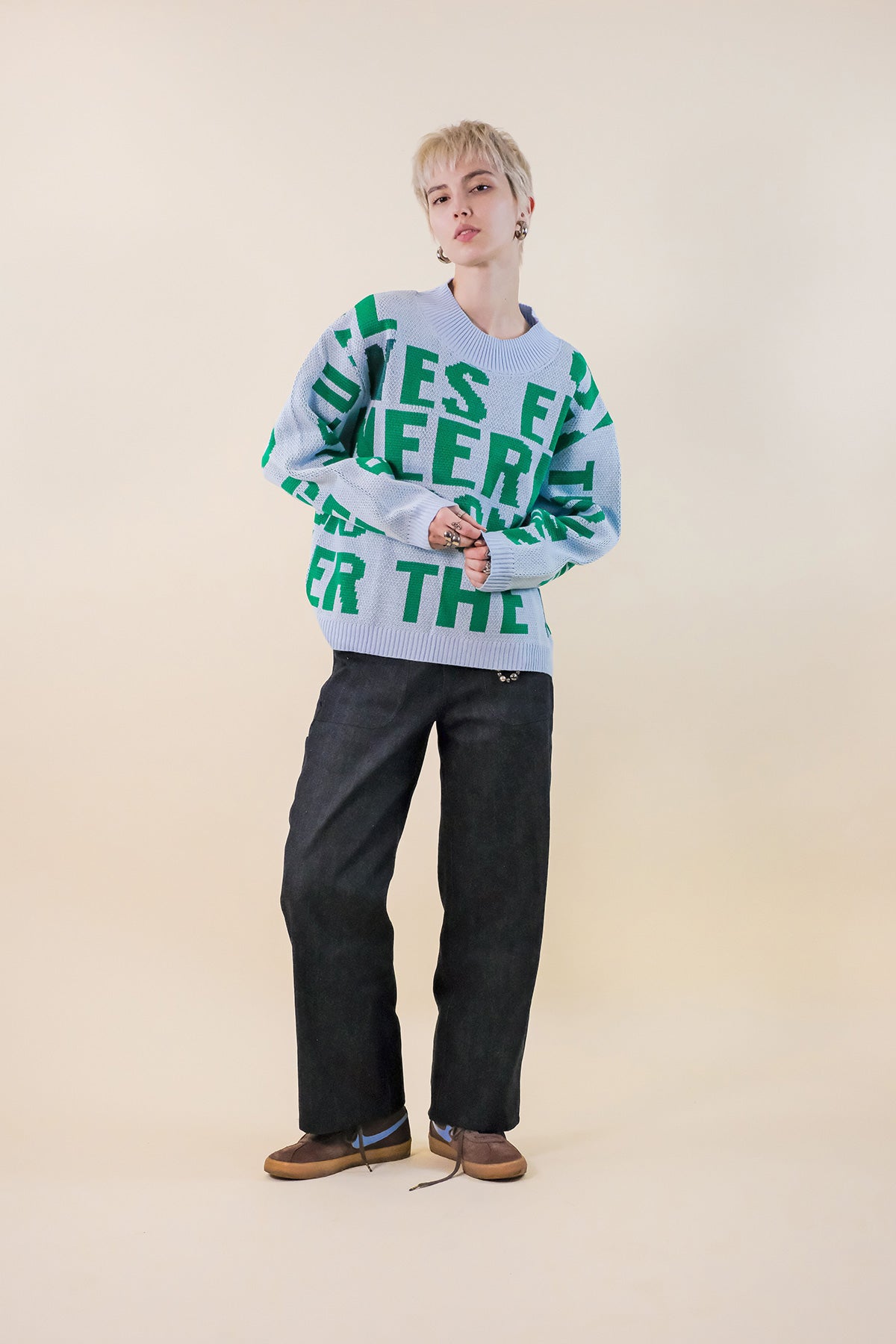 Pull Knowledge - vue de face, bleu et vert - Hello World Le Studio
