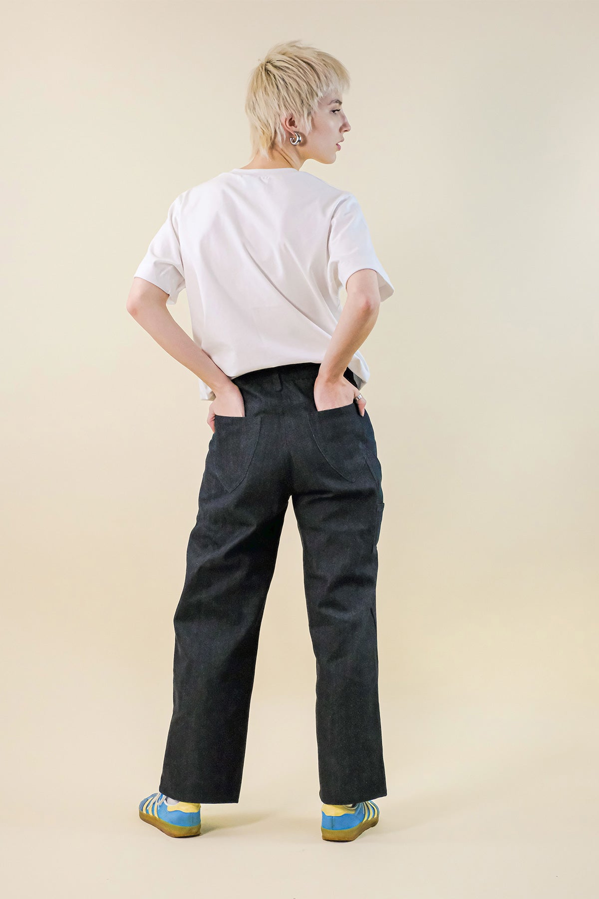 Destockage Pantalon Akpa Brut - pantalon en denim brut - Hello World Le Studio