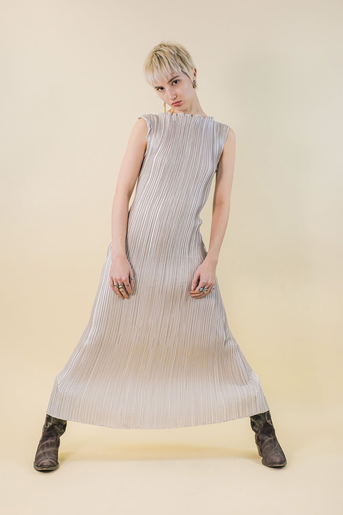 Robe Koudai - détail tissu, argentée - Hello World Le Studio