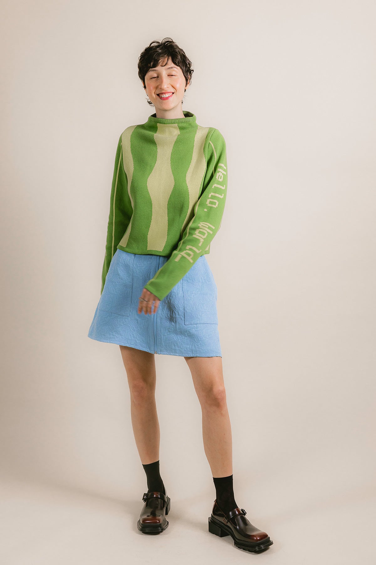 Pull 404 - porté avec une veste - Hello World Le Studio