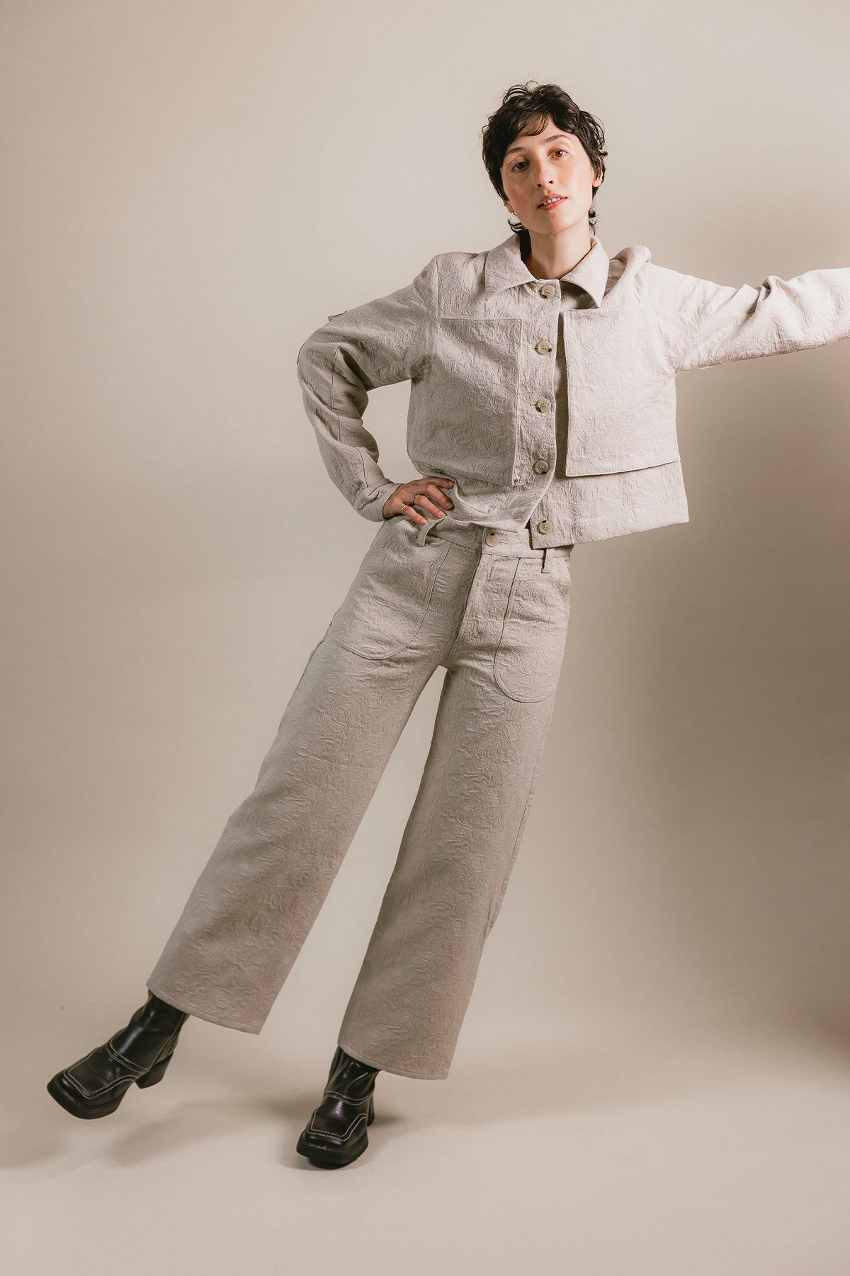 Pantalon Akpa Piqué de Coton - beige, ensemble - Hello World Le Studio