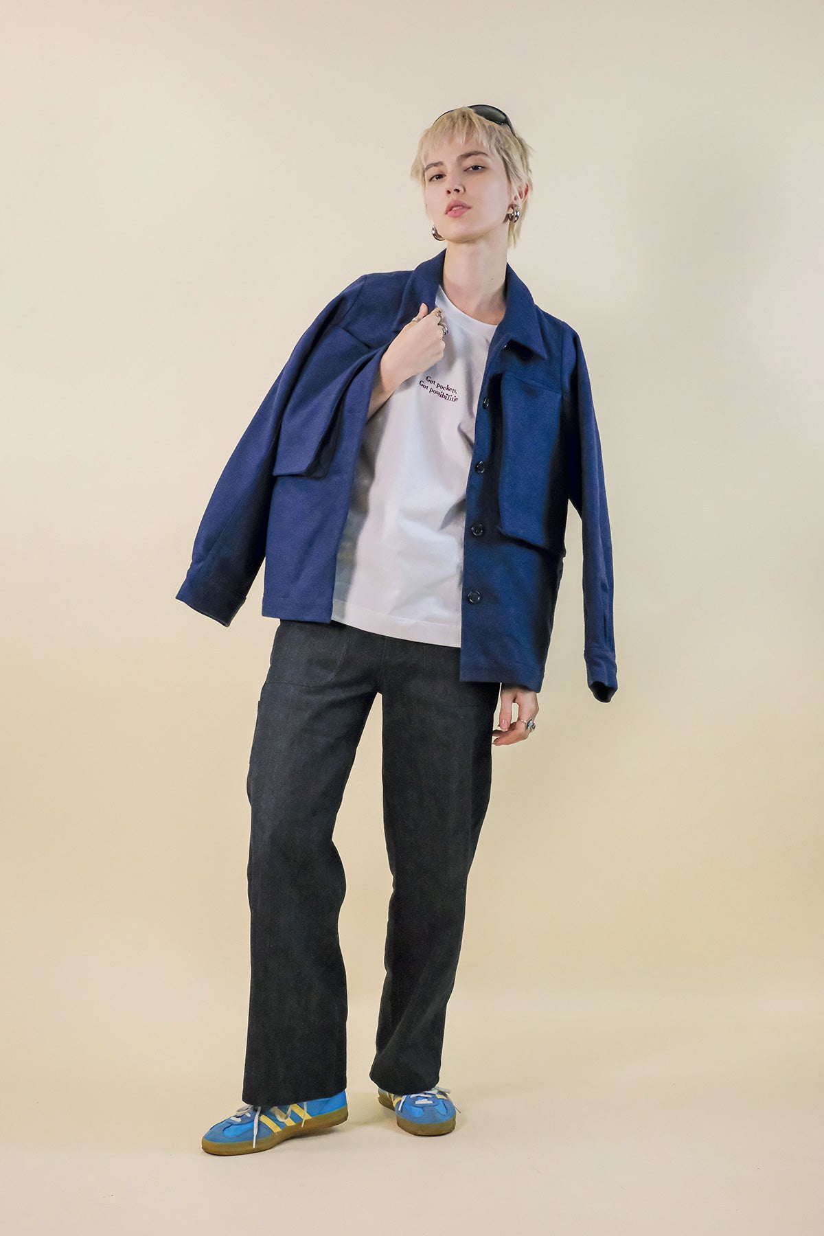 Veste Pokka Laine - bleu marine, détail épaule - Hello World Le Studio