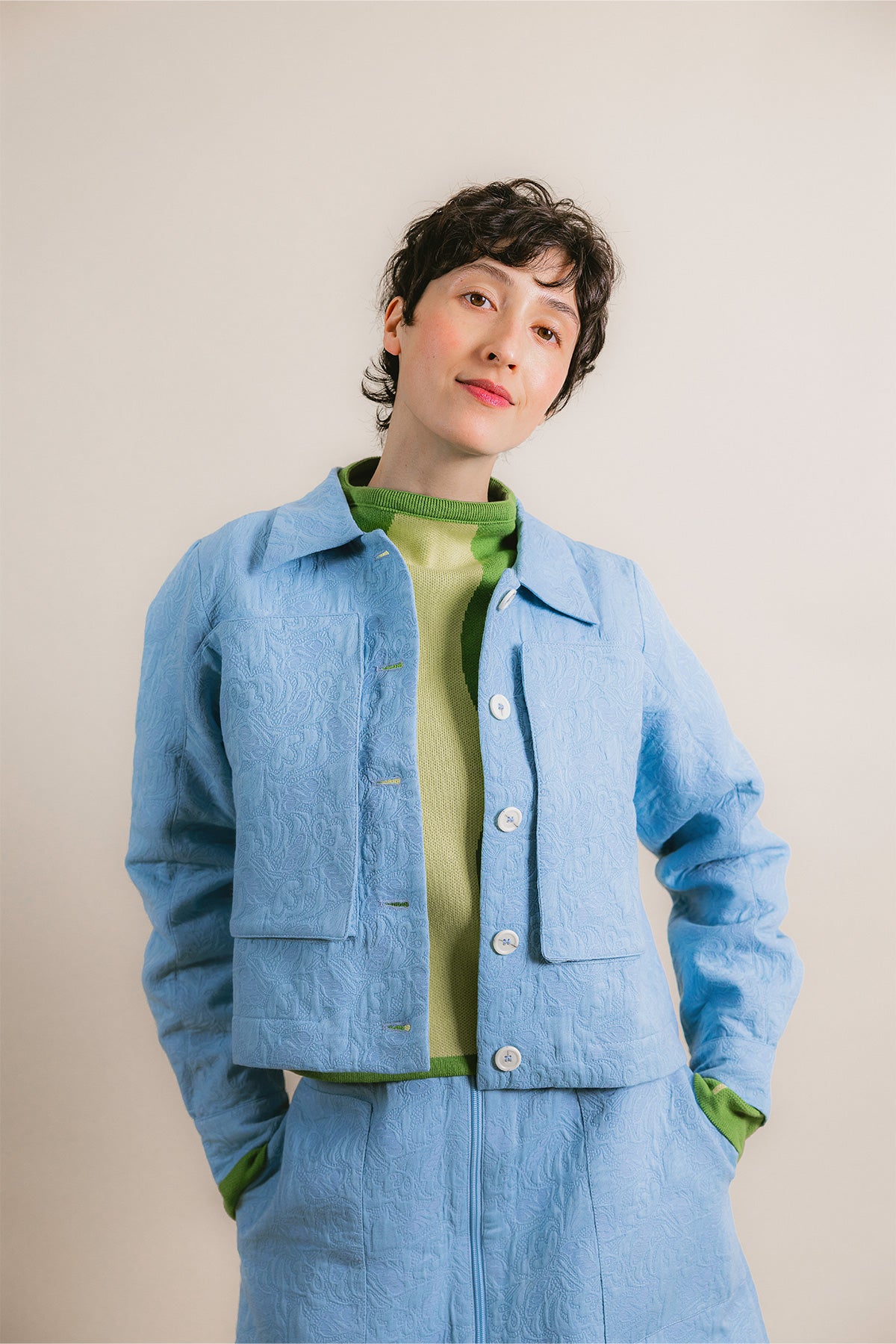 Veste Pokka Crop - avec pull - Hello World Le Studio