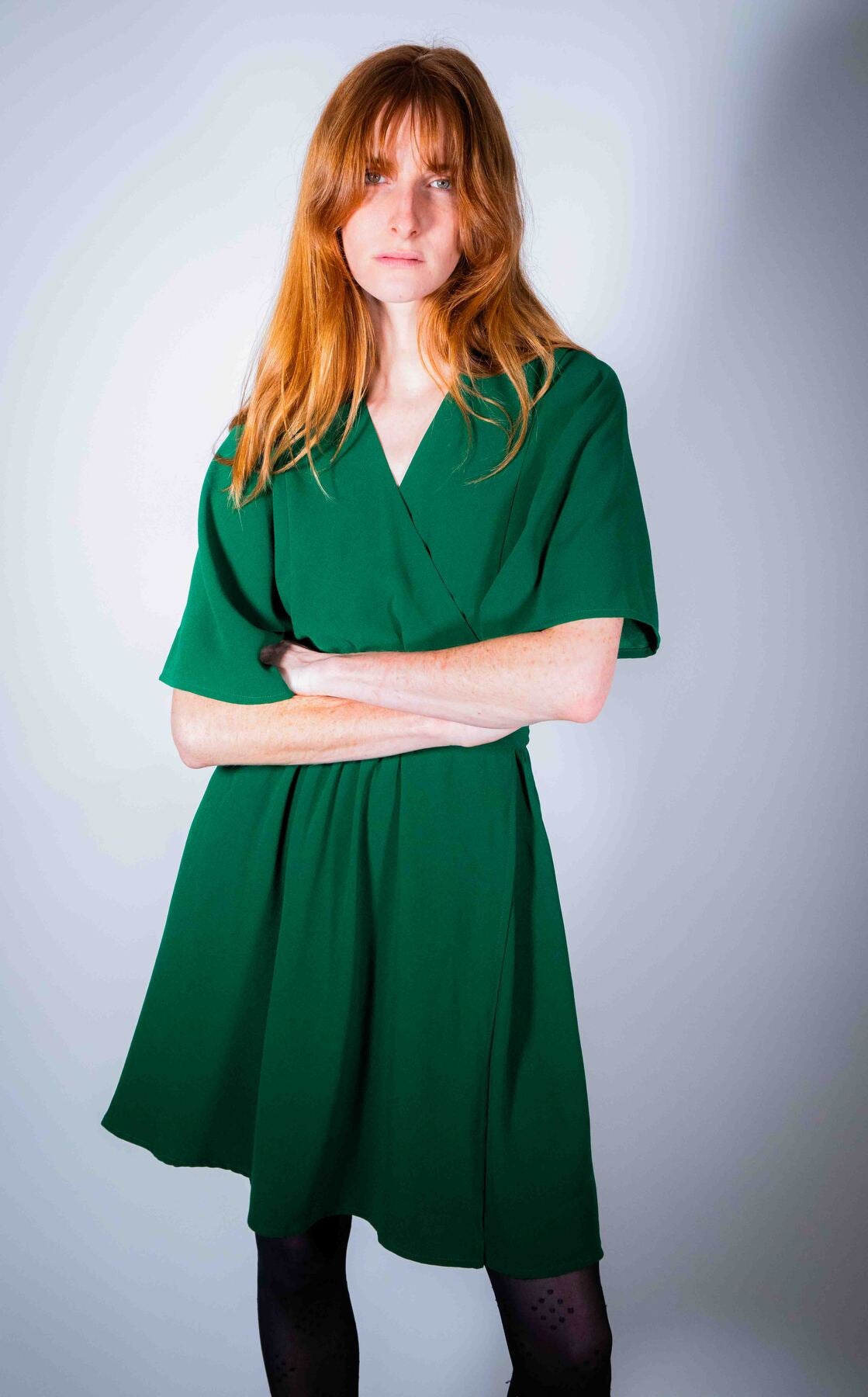 Robe Sikara Courte Verte - robe kimono vert bouteille, poche invisible - Hello World Le Studio