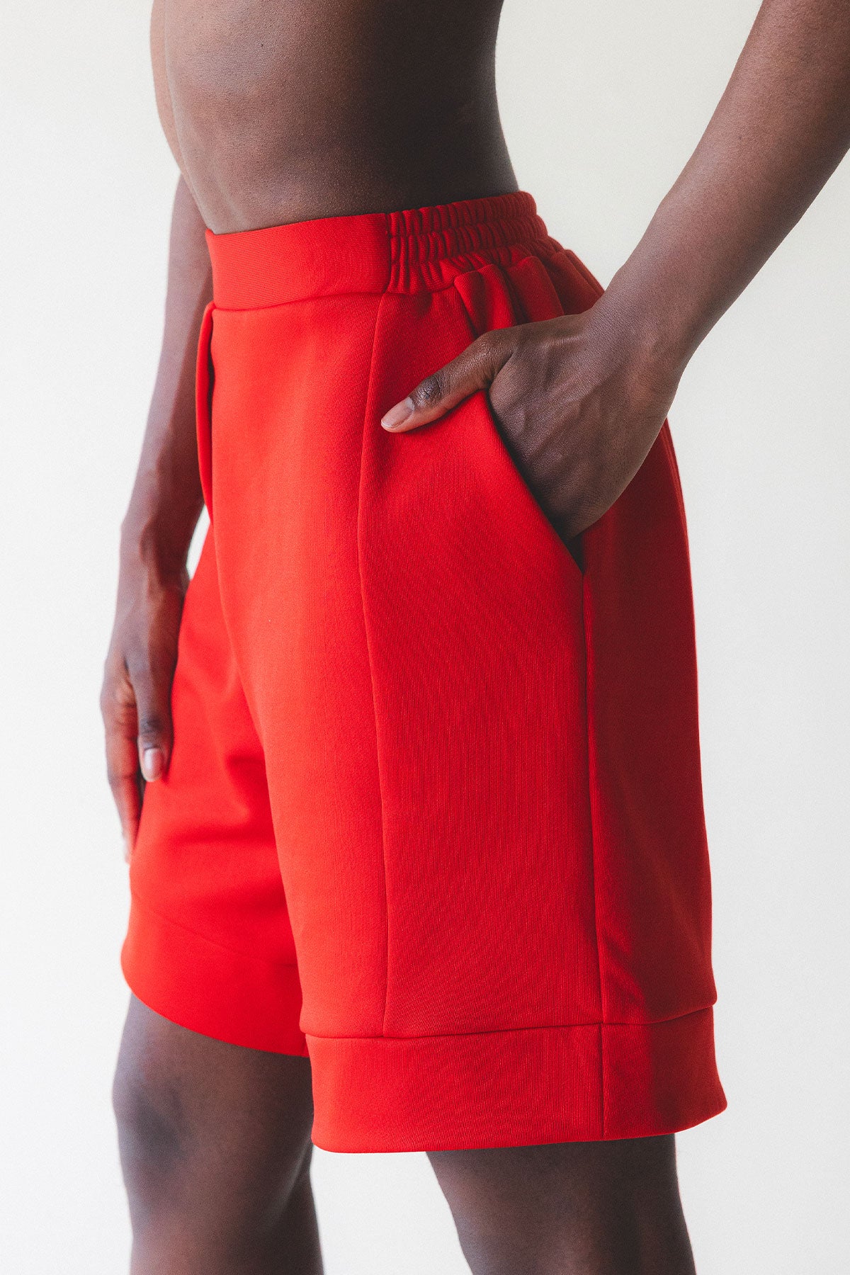 Short Anna Outlet - vue de profil - Hello World Le Studio