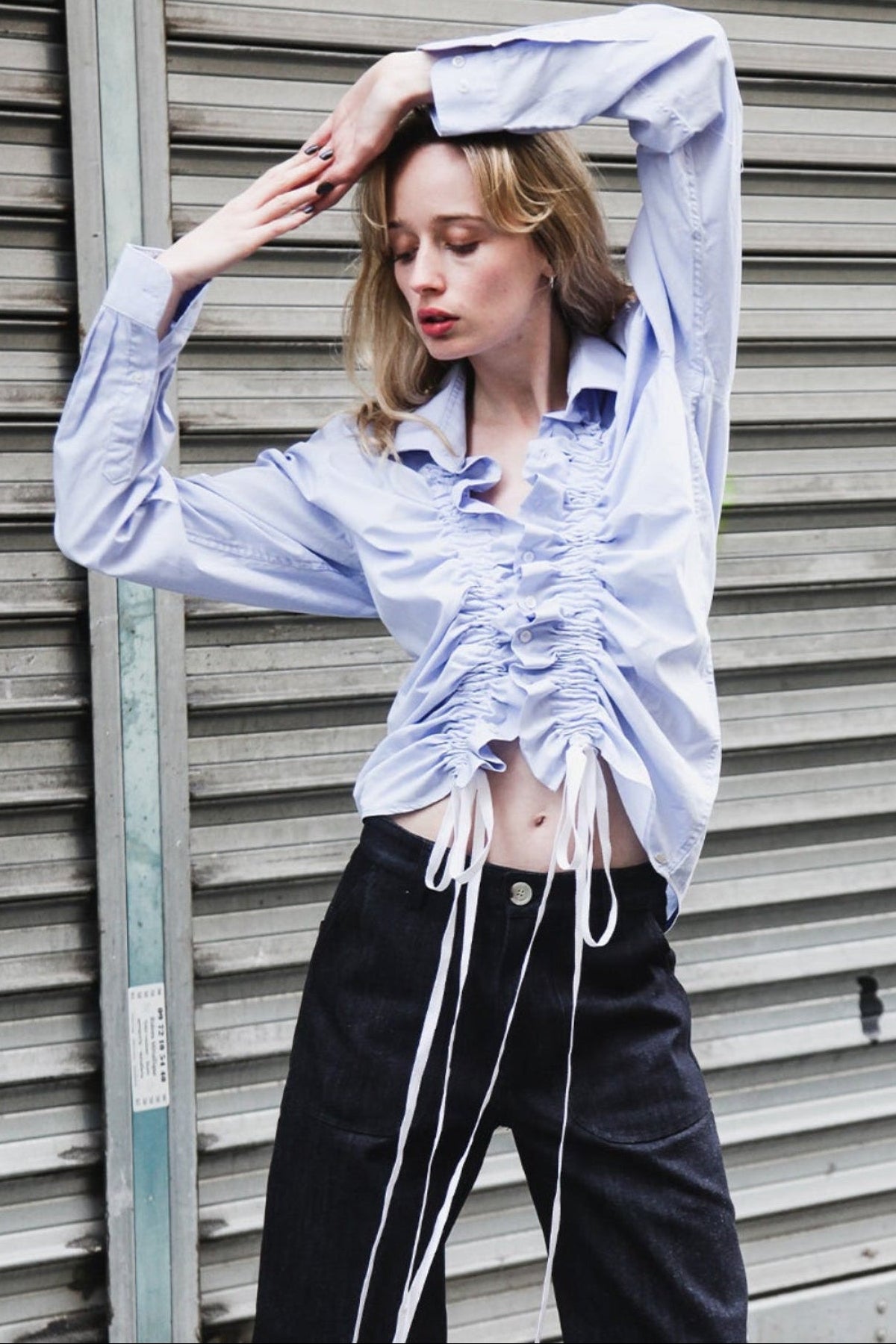 Chemise Under Pressure - chemise bleu clair, détail fronces - Hello World Le Studio